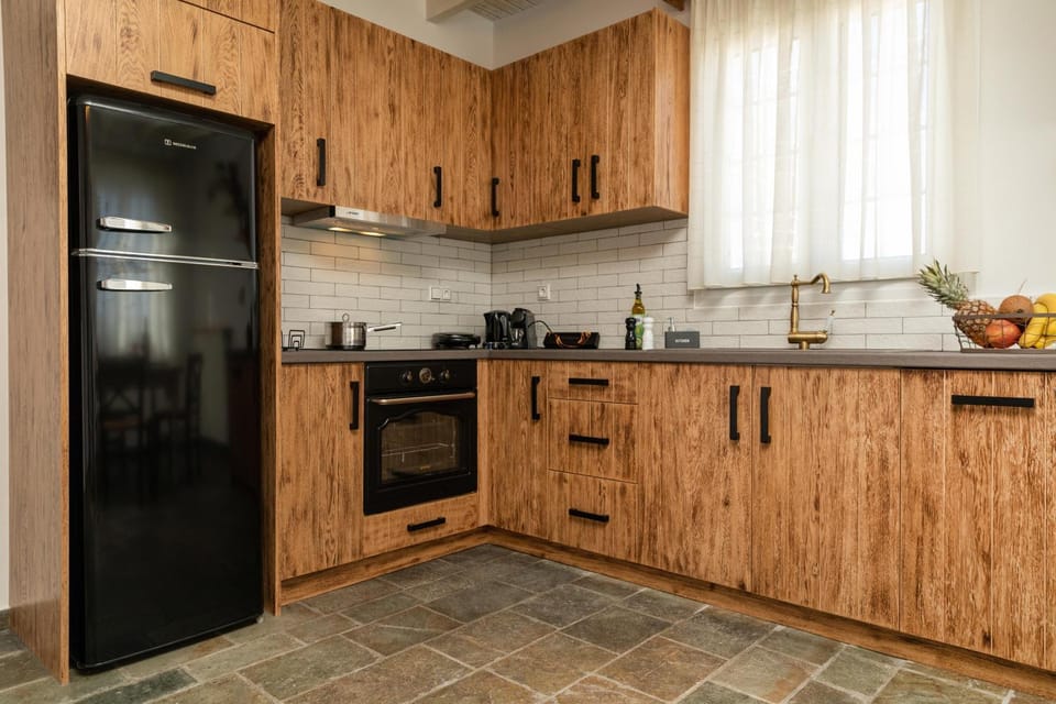 Kitchen or kitchenette, pet friendly, stove