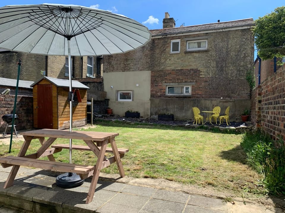 Patio, BBQ facilities, Garden, Seating area, Garden view