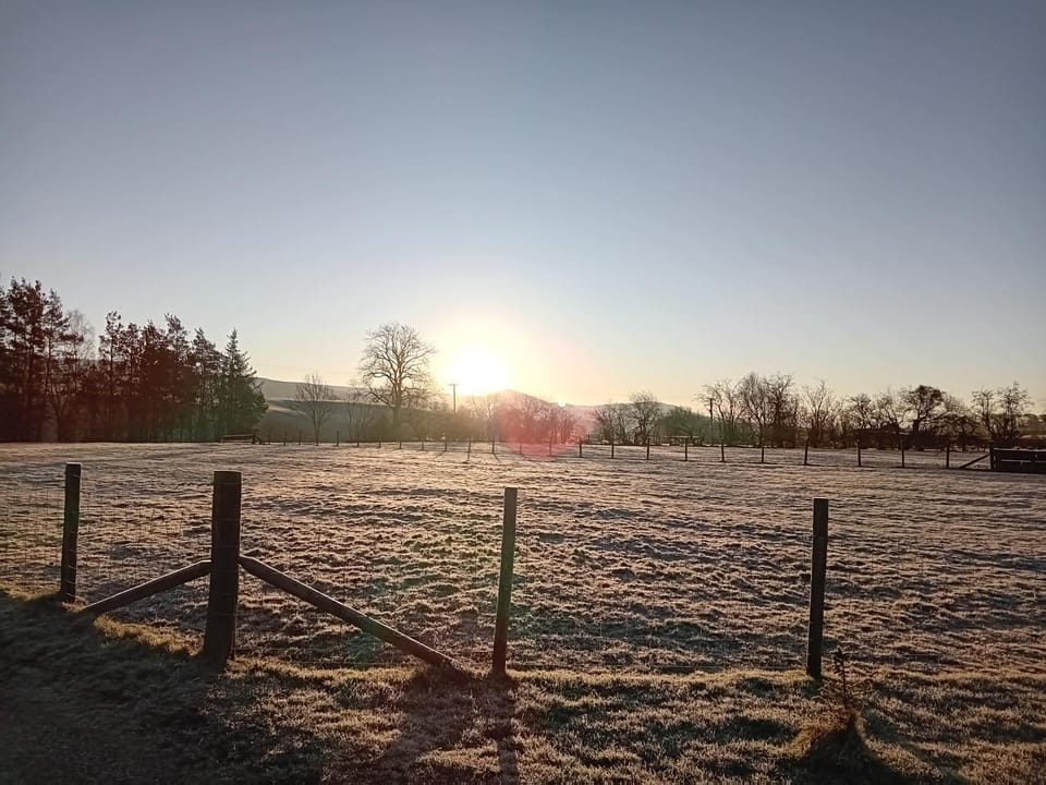 Sunny Mount Glamping Pod Campground/ 
RV Resort in England