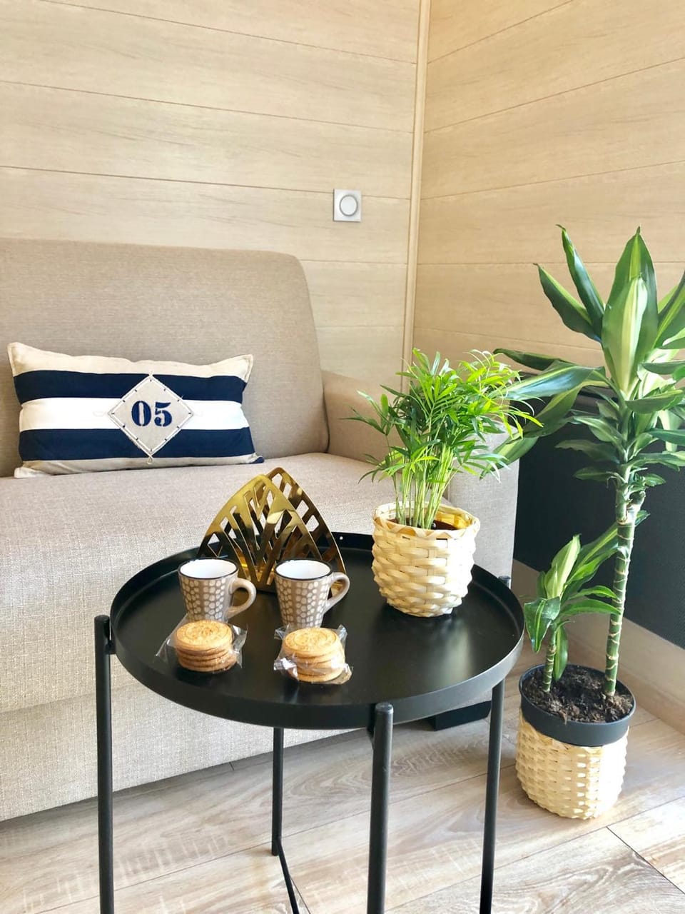 Living room, Food and drinks