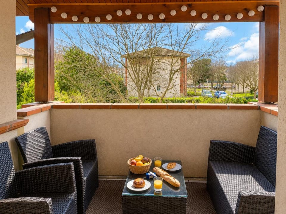 Patio, Day, View (from property/room), Balcony/Terrace