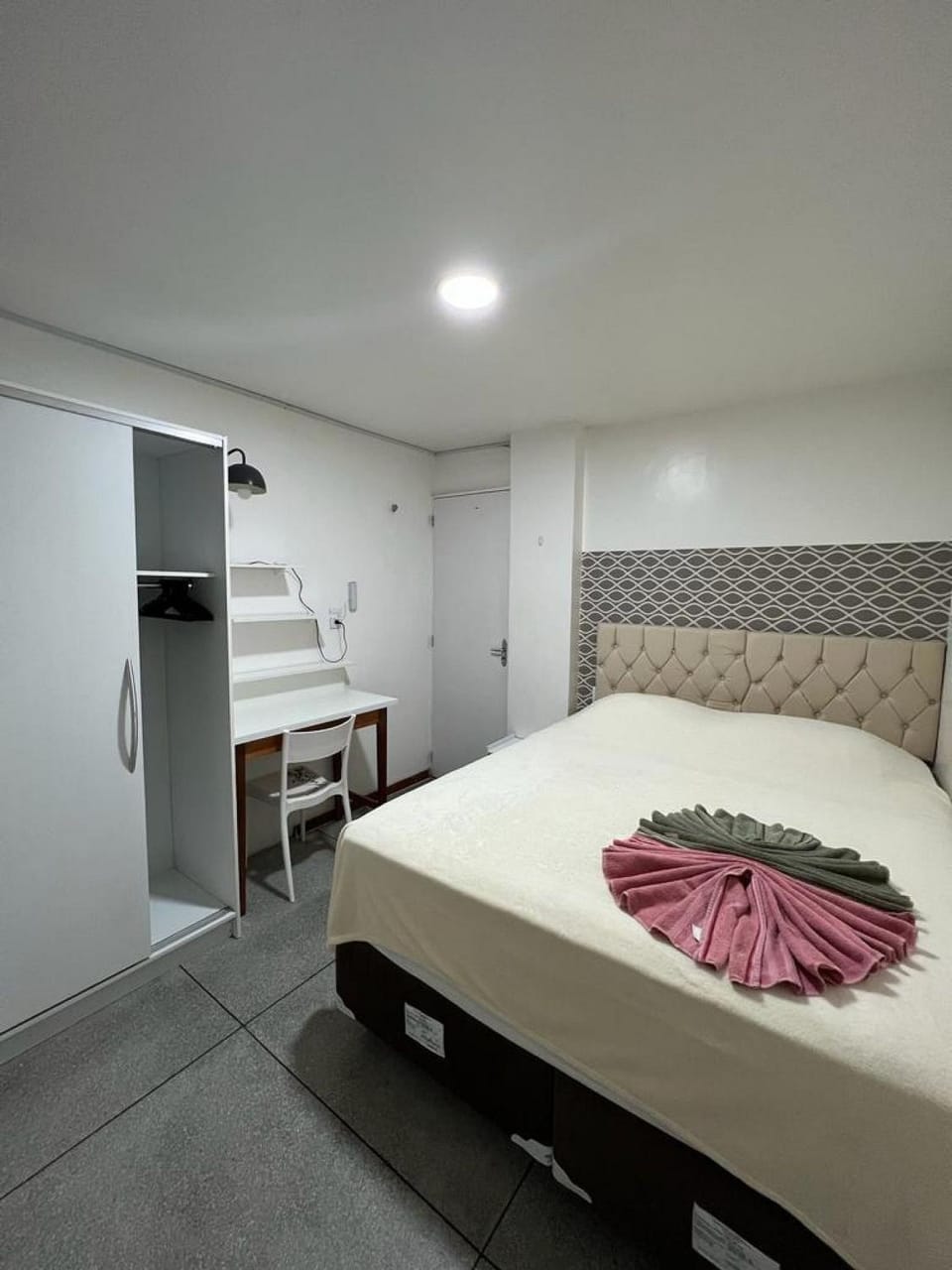 APÊ 102, 2 QUARTOS, TÉRREO | WI-FI 600MB | RESIDENCIAL JC, um lugar para ficar. Apartment in Belém