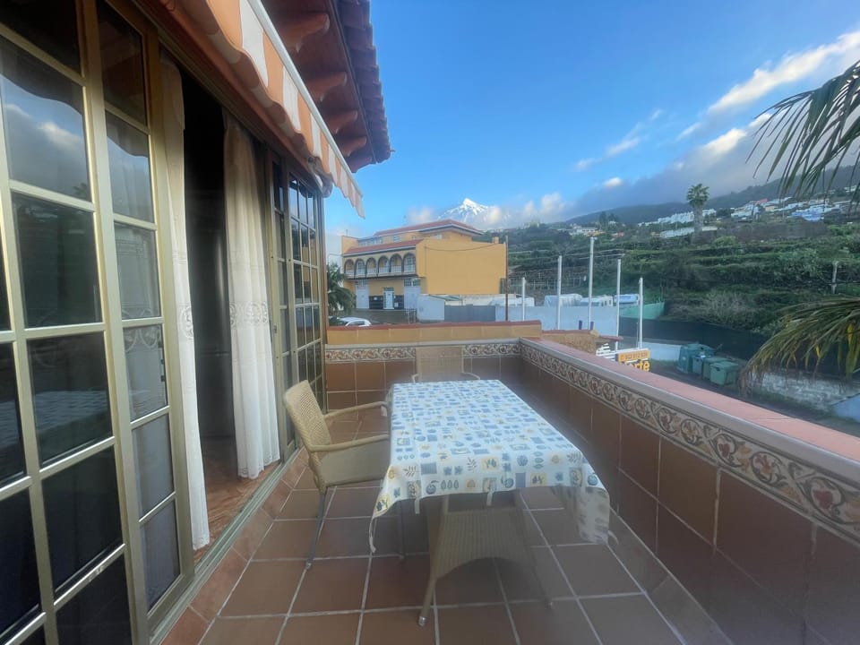 Day, Natural landscape, Balcony/Terrace, Mountain view