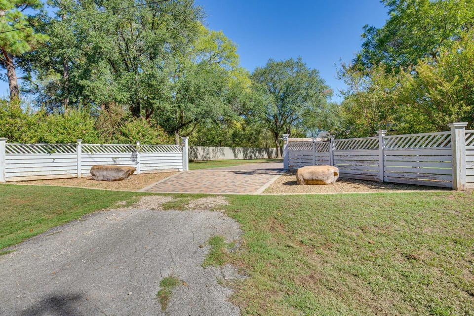 Couple’s Retreat In Canton w/ Patio, Trail & Yard! House in Canton