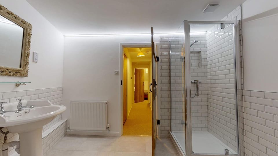 Bushnells Cottage House in South Oxfordshire District