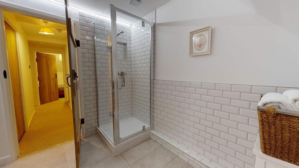 Bushnells Cottage House in South Oxfordshire District