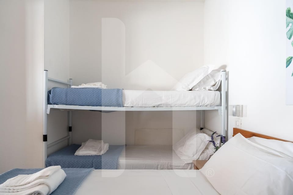 Bed, Bedroom, bunk bed