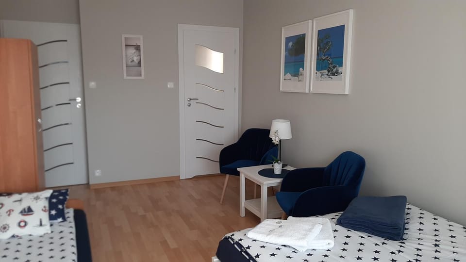 Photo of the whole room, Seating area, wardrobe