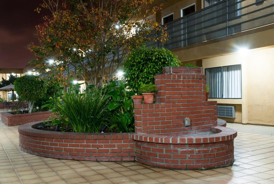 Balcony/Terrace, Area and facilities