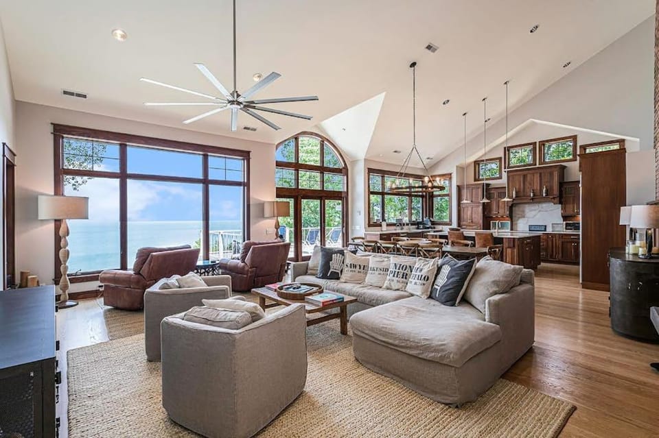 Beachside House in Chikaming Township