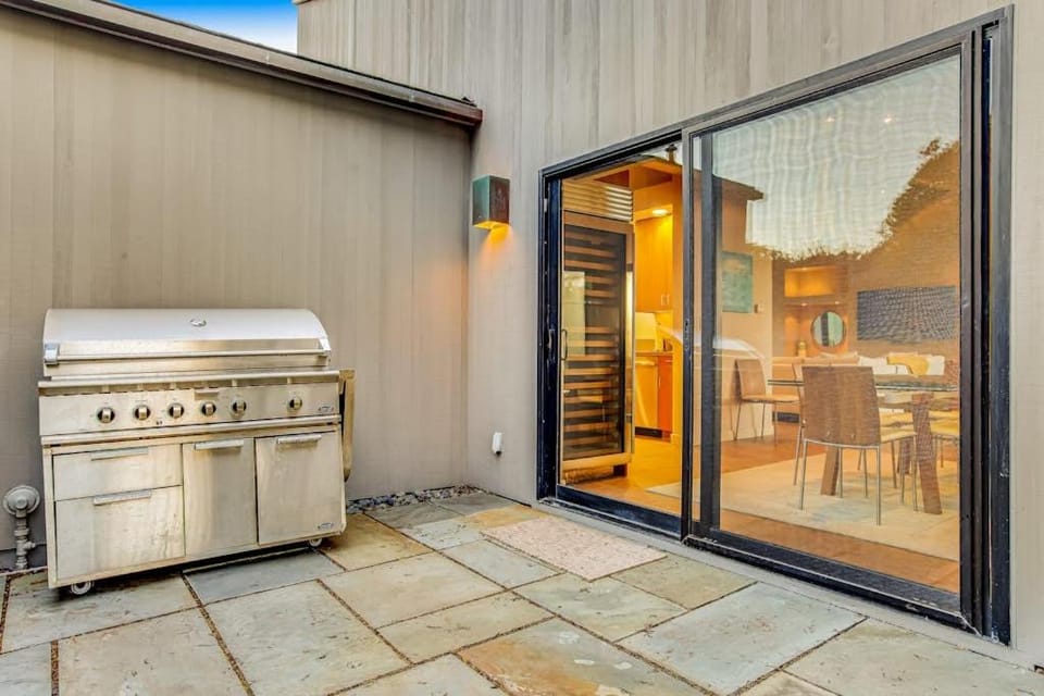 Seaspray House in Sonoma County