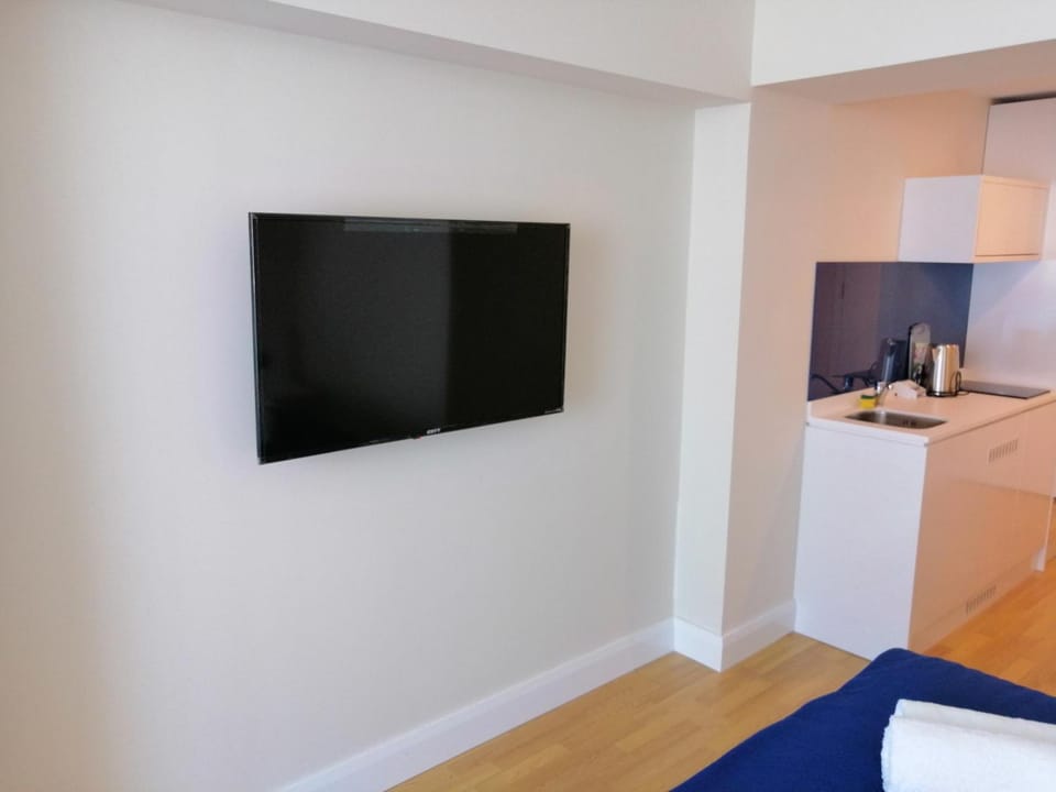 Communal lounge/ TV room, TV and multimedia