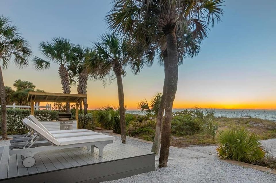 3 Palms Retreat House in Indian Rocks Beach