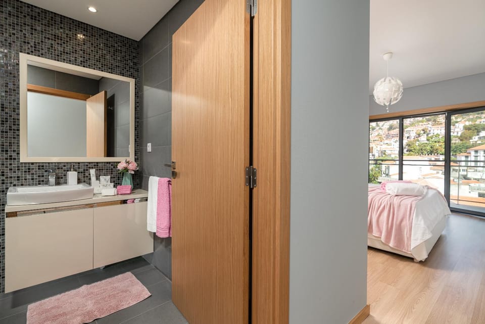 Luxurious Apartment Funchal - Casa Valentina - Rent2U, Lda Apartment in Funchal