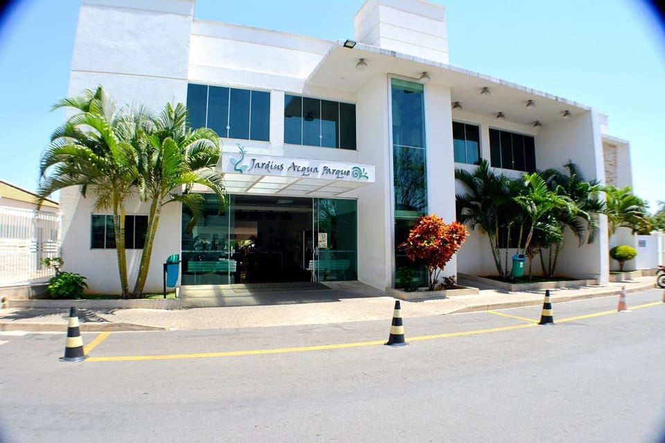 Lacqua diRoma jardins House in State of Goiás
