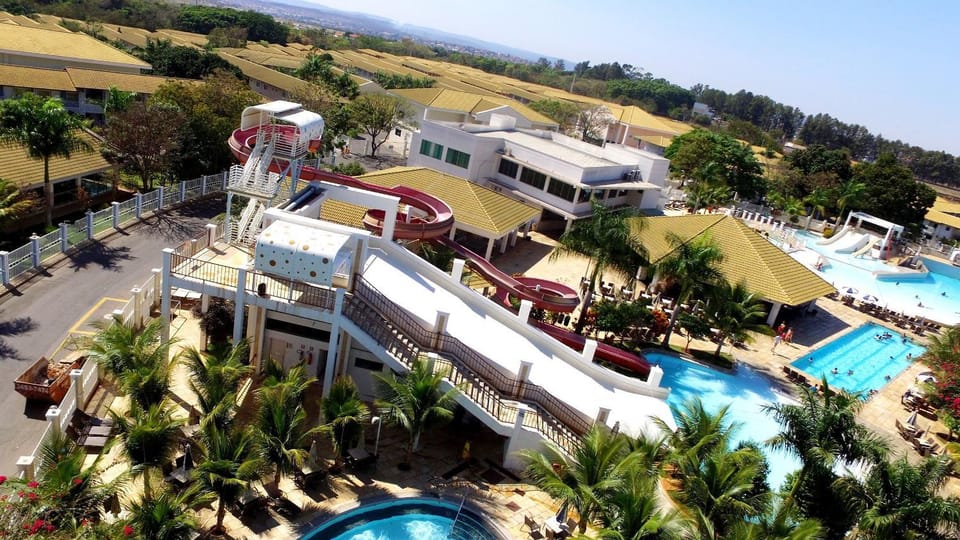Lacqua diRoma jardins House in State of Goiás