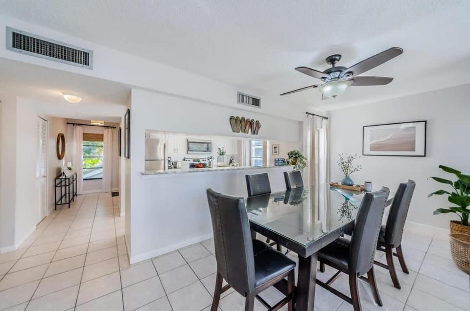 Hidden Beach Retreat House in Clearwater Beach