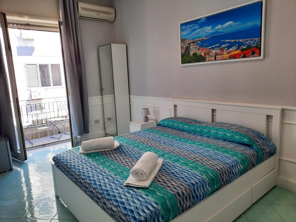 Bed, View (from property/room), Balcony/Terrace, Bedroom