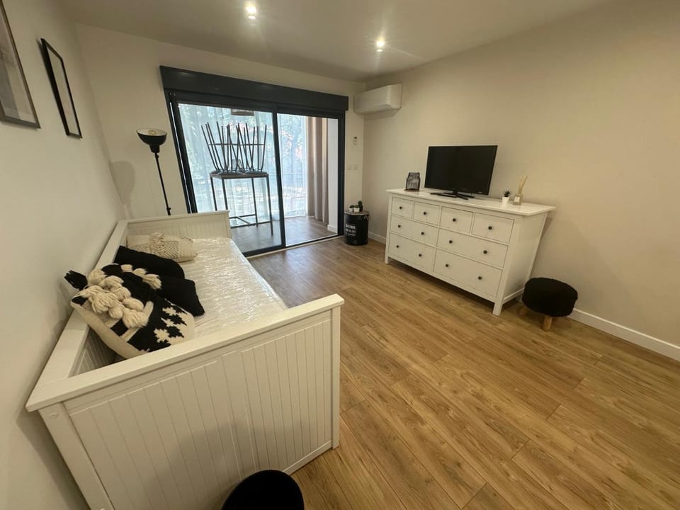 Studio avec parking privé, plage et centre à pied 1 Apartment in Sanary-sur-Mer