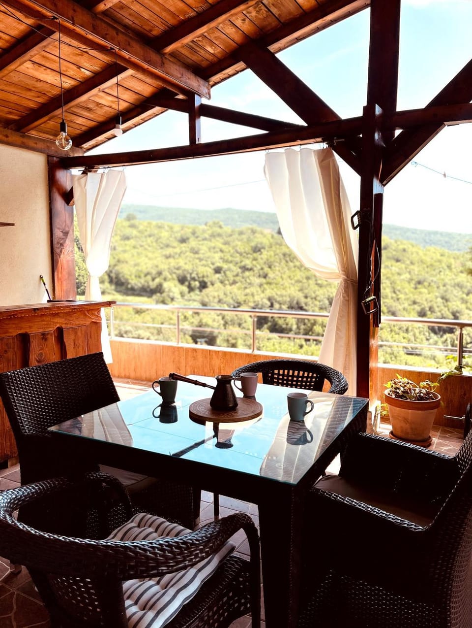 Balcony/Terrace, Dining area