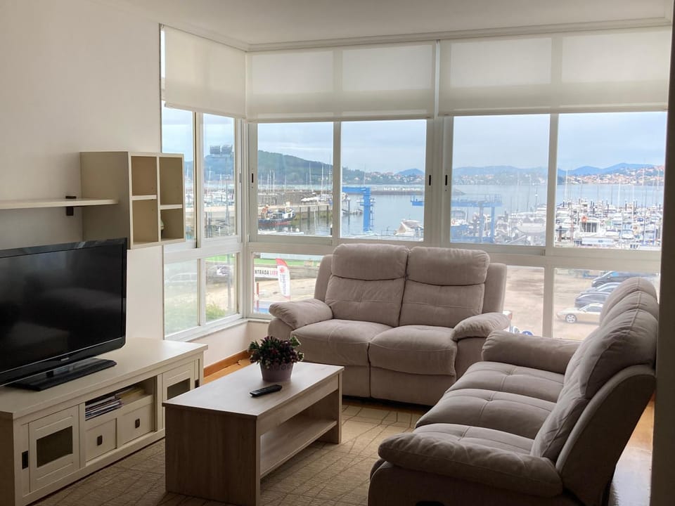 Natural landscape, TV and multimedia, Living room, Sea view