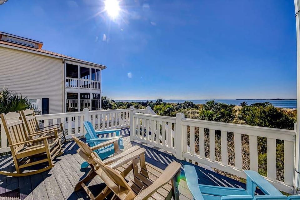 Dolphin Watch - A Side House in Edisto Beach