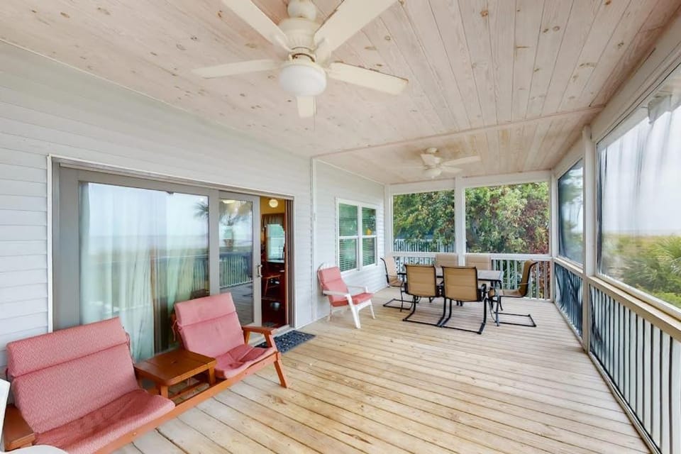 Sunset On The Sound - B Side House in Edisto Beach
