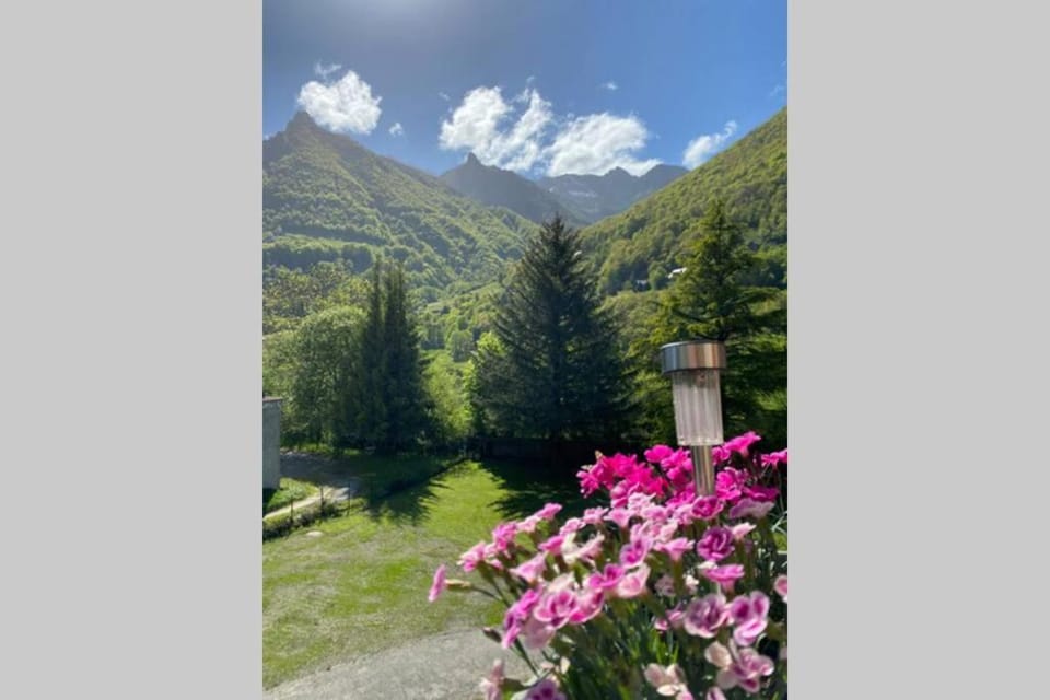 Vaste T4 115m2. Balcon. Vue. Suite. Jardin et jeux Apartment in Cauterets
