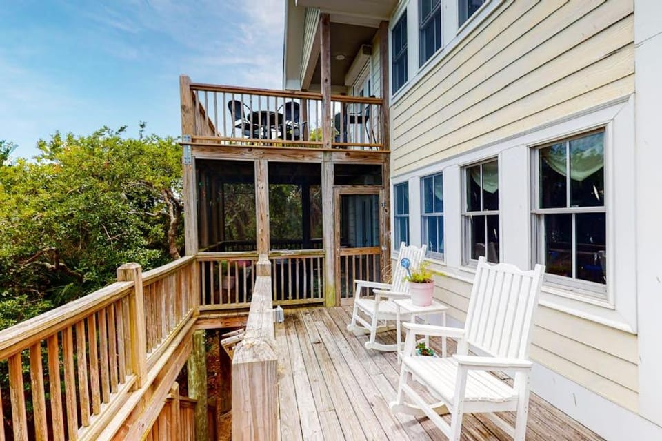 Pink Bird Cottage House in Edisto Island
