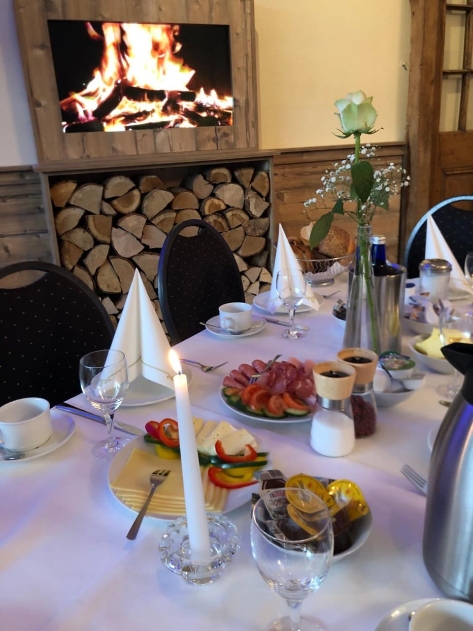Restaurant/places to eat, Lounge or bar