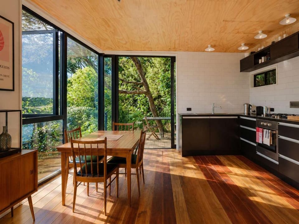 Blackpool House - Stay Waiheke House in Auckland Region
