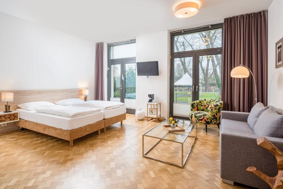 Living room, Photo of the whole room, Bedroom