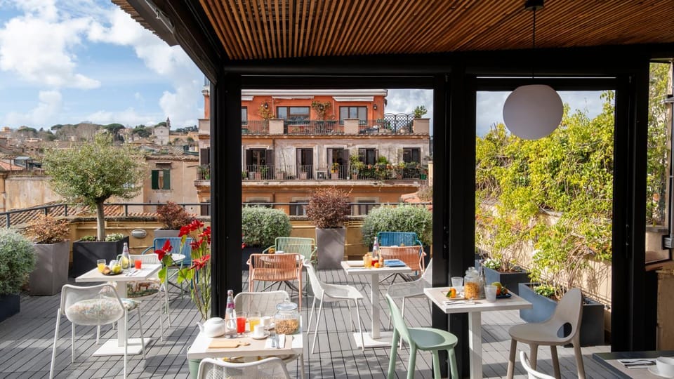 Restaurant/places to eat, Balcony/Terrace, Breakfast