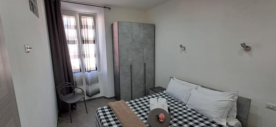 Bed, Photo of the whole room, Bedroom, wardrobe