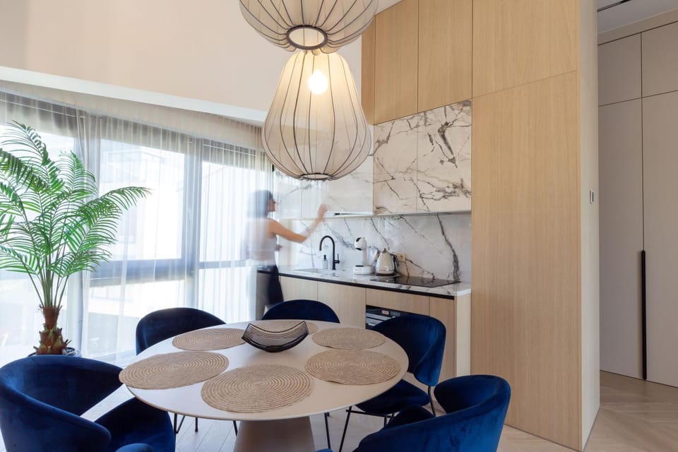 Dining area, kitchen