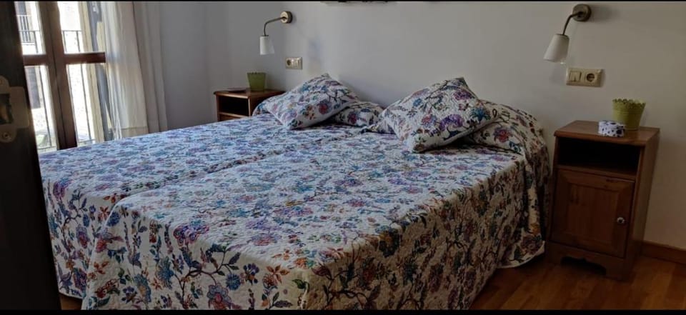 CHECK-IN CASAS Labert Apartment in Benasque