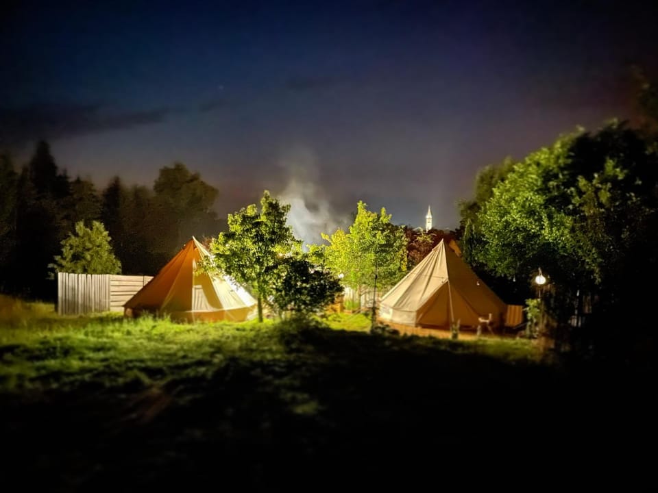 Pokoje u Basi Glamping Mikołajki Bed and Breakfast in Poland