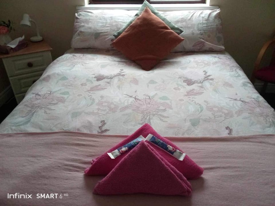 Edwards Cosy B&B Private Parking Bed and Breakfast in Galway