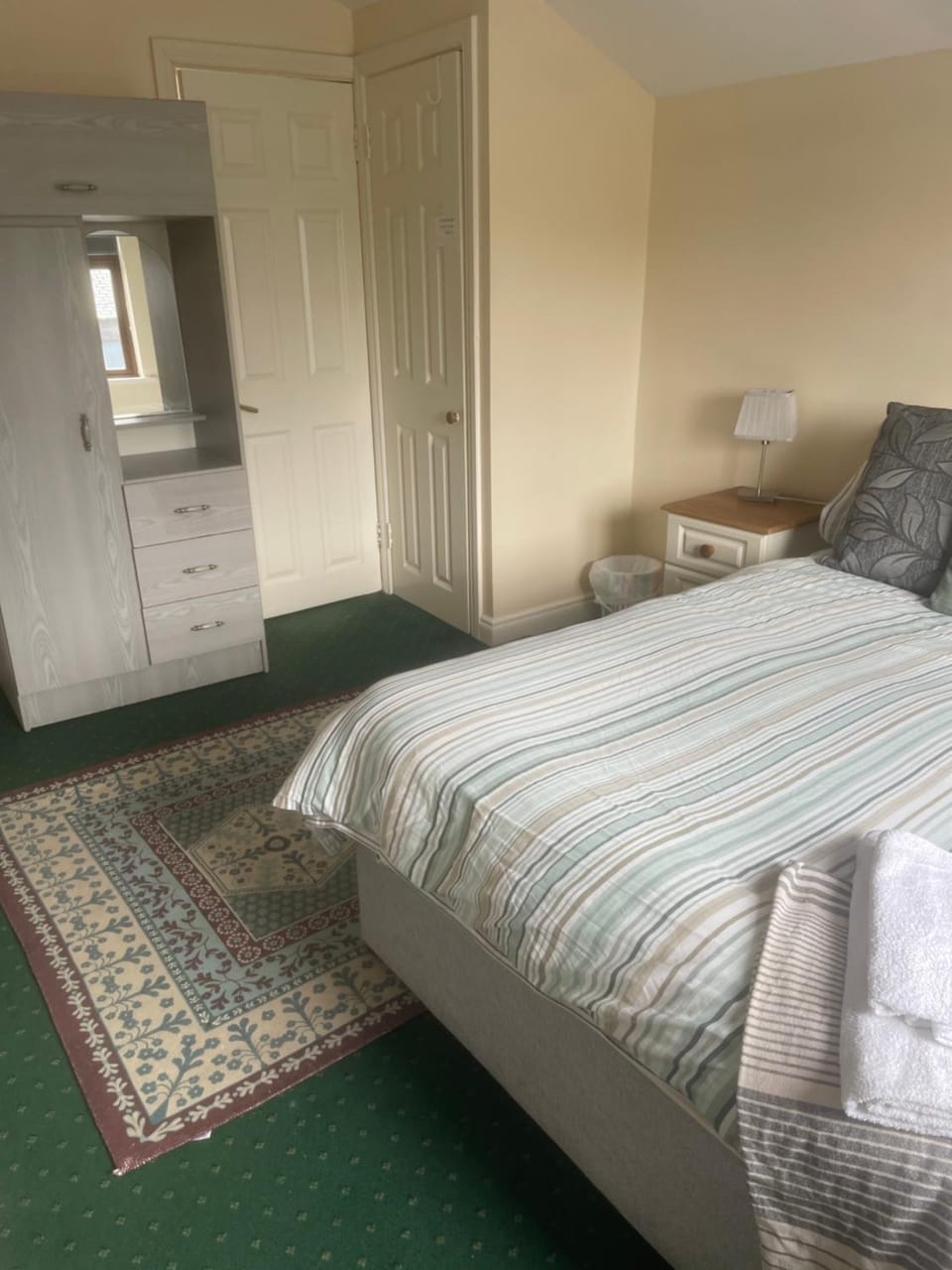 Eamonns Cosy B&B Private Parking Bed and Breakfast in Galway