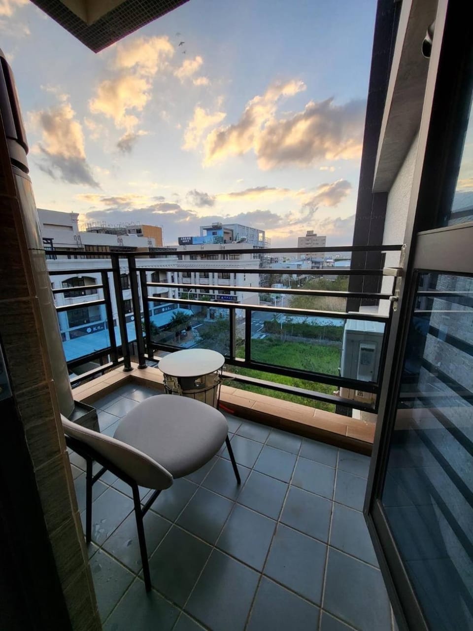 Modern Chic Apartment in Hengchun Township