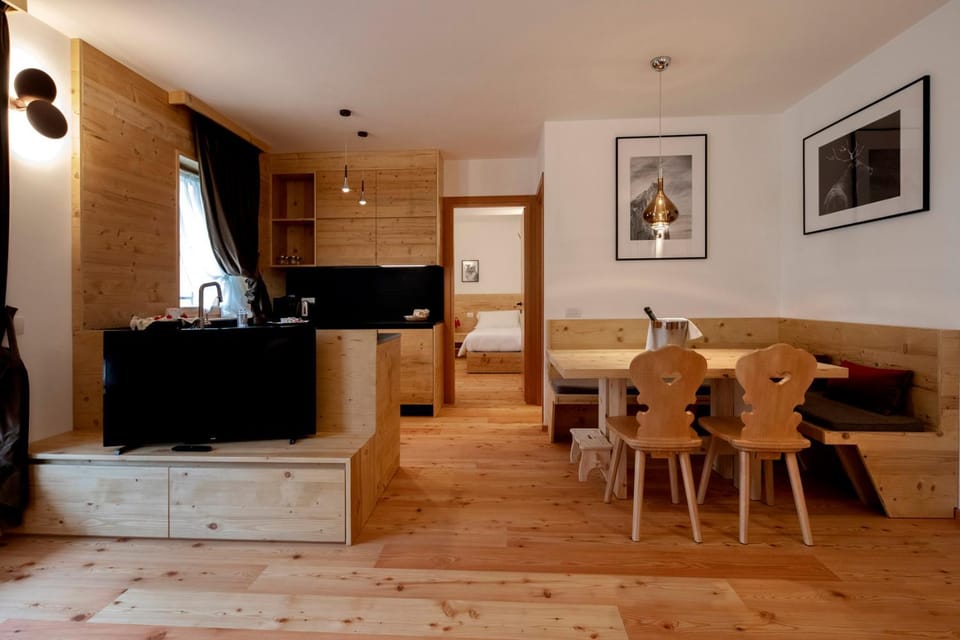 TV and multimedia, Photo of the whole room, Dining area