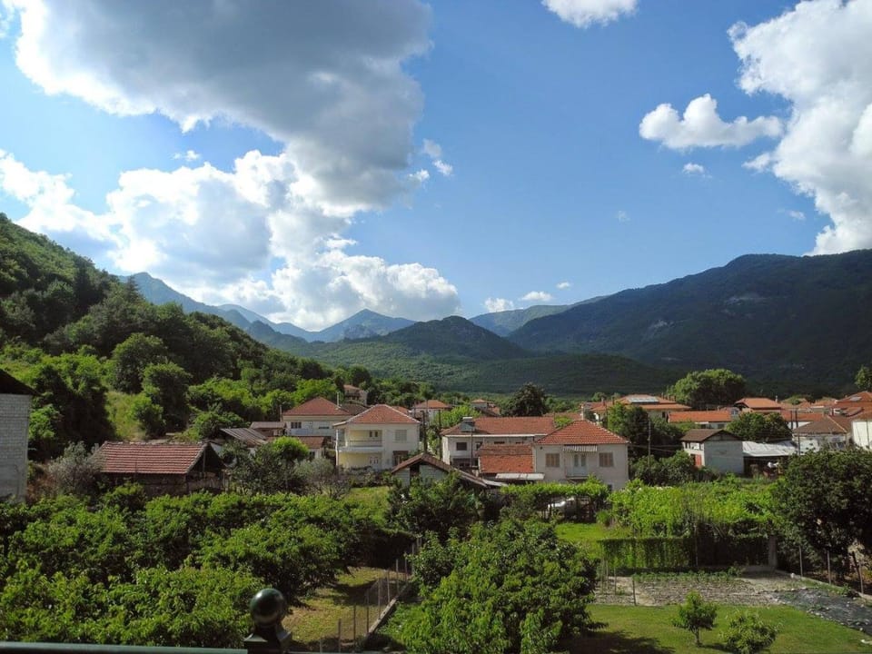 Spring, Off site, Day, Neighbourhood, Garden, View (from property/room), Balcony/Terrace, On site, Garden view, Mountain view