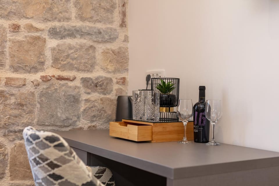 Coffee/tea facilities, Seating area