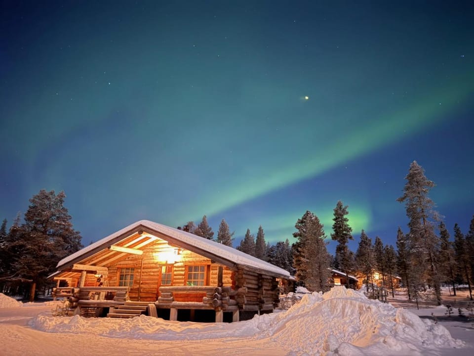 Property building, Natural landscape, Winter