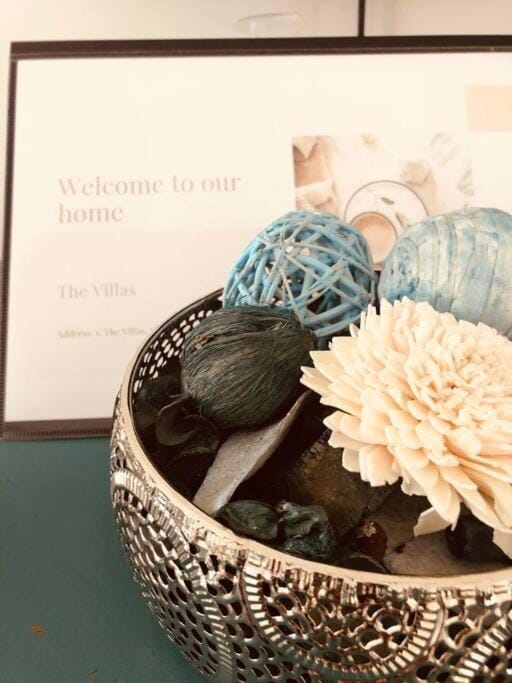 The Villas - Modern Comfort, 15 mins to Silverstone and Milton Keynes - Free parking, Prime, Netflix Villa in Aylesbury Vale