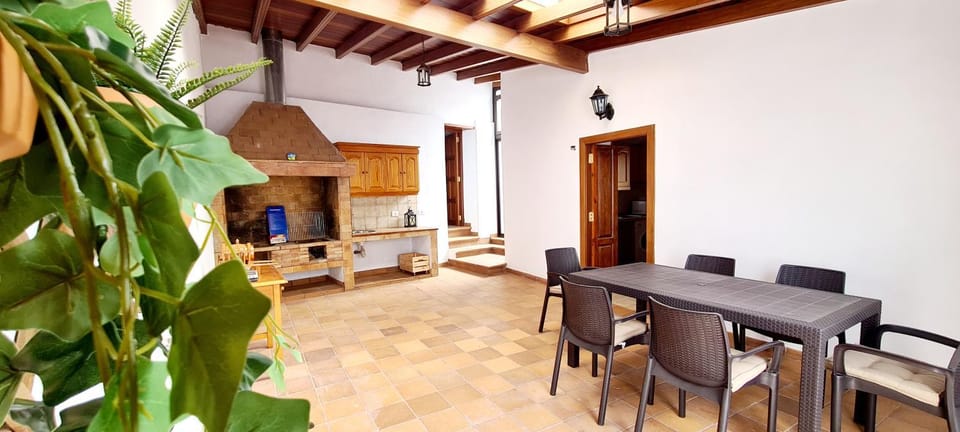 BBQ facilities, Dining area