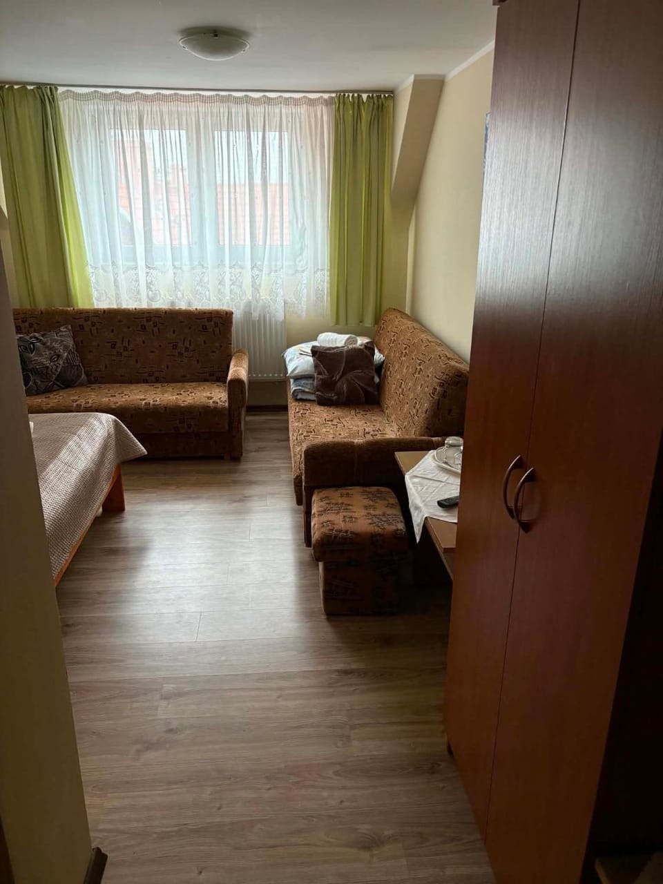 Photo of the whole room, wardrobe