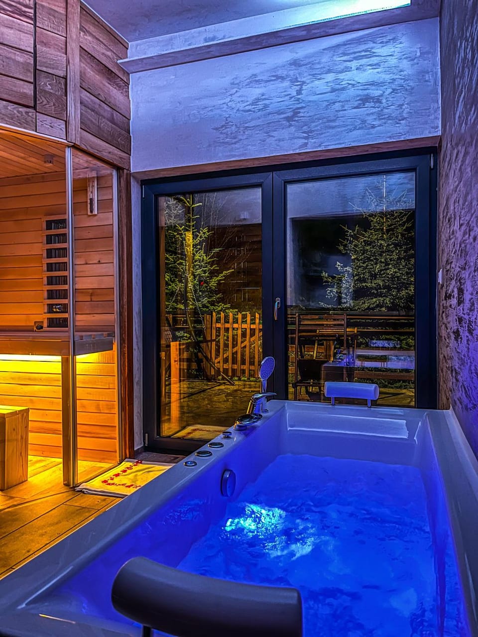 Hot Tub, Sauna, Spa and wellness centre/facilities