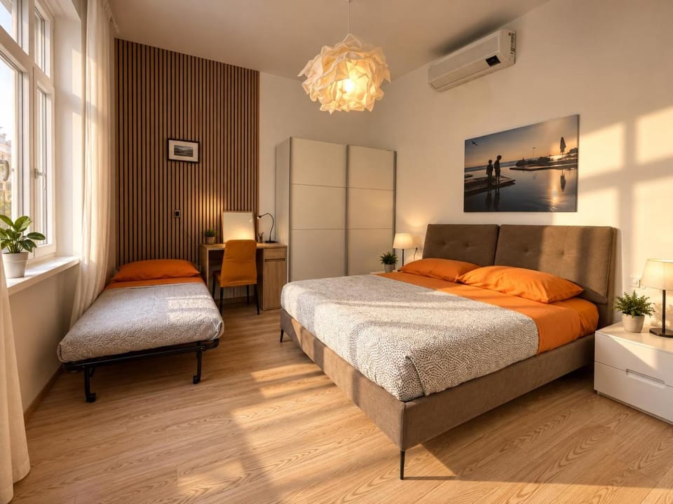 Bed, Photo of the whole room, Bedroom, air conditioner