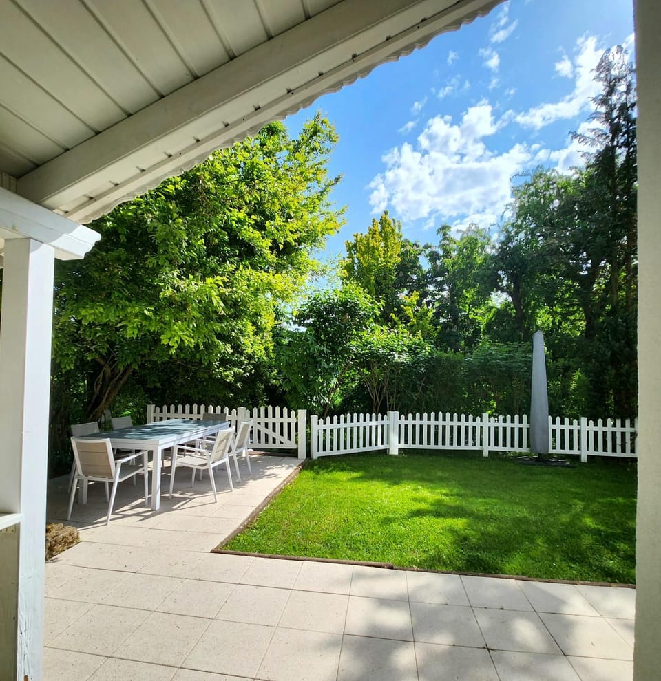 Patio, Garden, Garden, View (from property/room), Balcony/Terrace, Balcony/Terrace, Dining area, Garden view